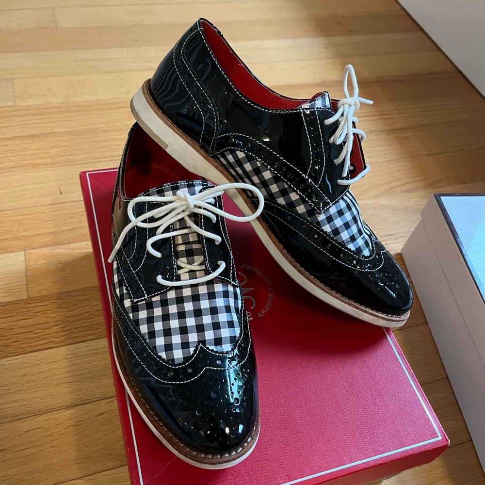 Johnston and Murphy black print shoes